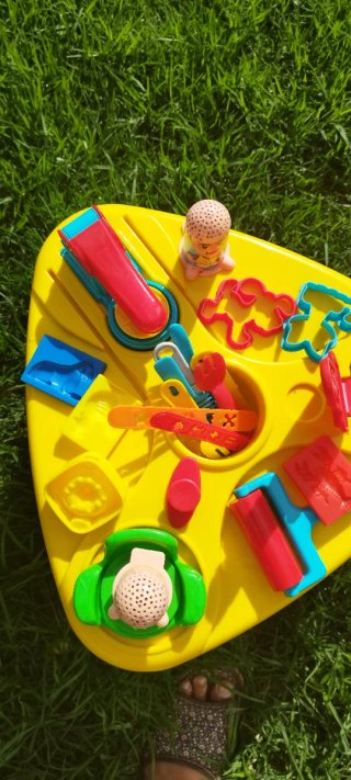 Mesa actividades para plasticina com acessórios