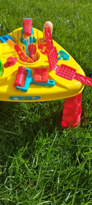 Mesa actividades para plasticina com acessórios