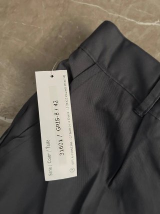 Pantalón cargo gris
