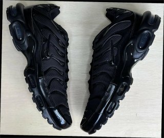 Nike Air Max Plus Triple Black Talla 37.5