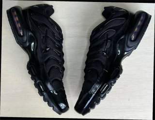 Nike Air Max Plus Triple Black Talla 37.5