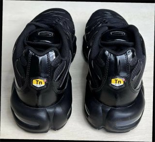 Nike Air Max Plus Triple Black Talla 37.5