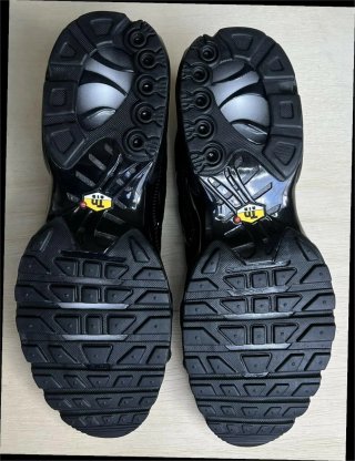 Nike Air Max Plus Triple Black Talla 37.5