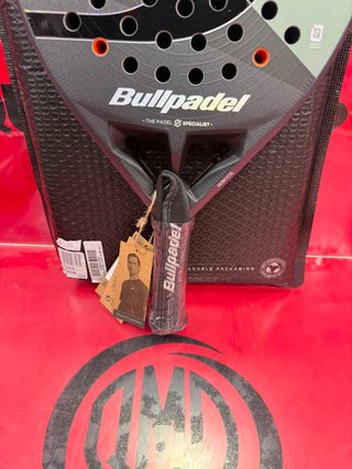 Pala de padel Bullpadel hack 04 CMF 26 359G