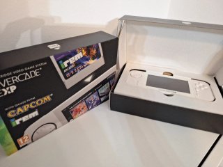 Evercade EXP Ed. Especial Capcom - incluye IREM