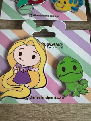 Lote Pins Disney Princesas con Mascota