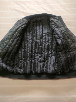 Cazadora Bomber Camuflaje Kiabi Niño Talla XS