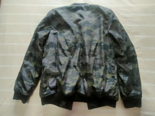 Cazadora Bomber Camuflaje Kiabi Niño Talla XS