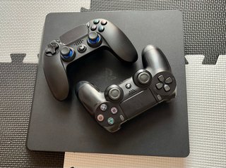 PS4 Slim 1TB + 2 Mandos + 1 Juego a elegir