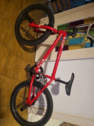 Bicicleta BMX Wipe Roja