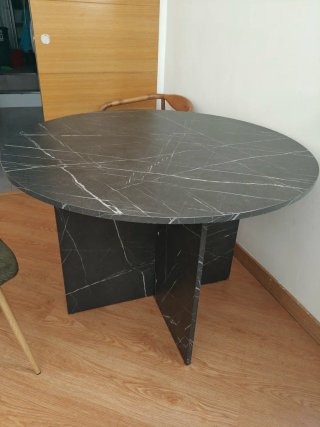 Mesa redonda piedra y madera