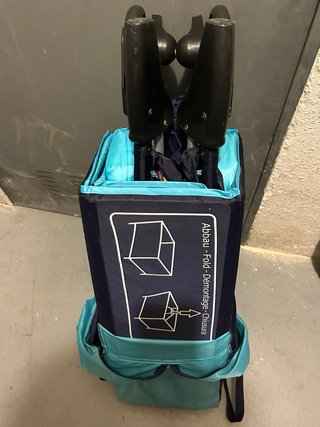 Cuna de viaje plegable en perfecto estado.