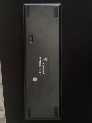 Monitor Gaming Gigabyte 27 y teclado tempest