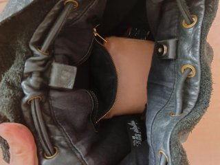 Mochila de piel negra