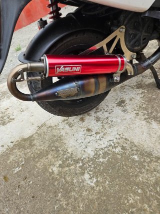 Escape Yasuni R Piaggio Zip Rojo