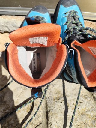 Botas de alta montaña mujer técnicas.