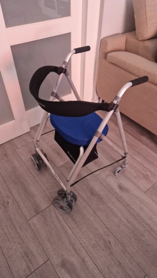 Andador aluminio con asiento y ruedas
