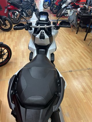 Honda Adv350 con tan solo 6252km