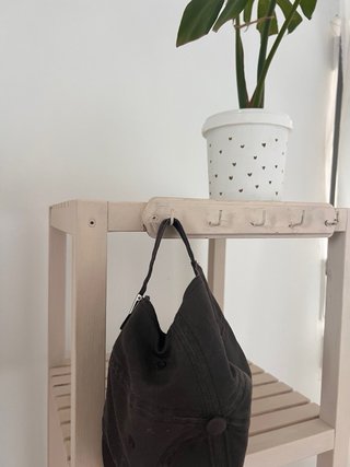Estantería vertical de madera