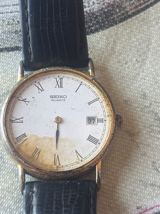 Reloj Seiko Quartz Clásico Dorado