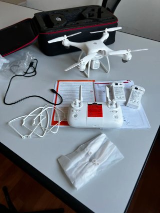 Drone bianco rotto