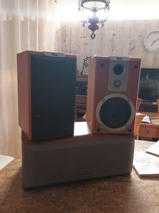 2 Altavoces JBL  y 1 infinity