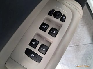 VOLVO XC60 MOMEMTUN 4WD D5