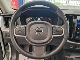 VOLVO XC60 MOMEMTUN 4WD D5