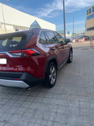 Toyota RAV4 Versión LUXURY Rojo Tokio