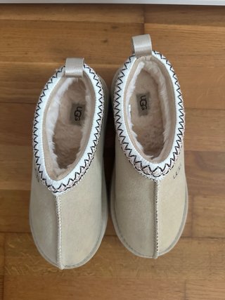UGG beige zapatillas plataforma