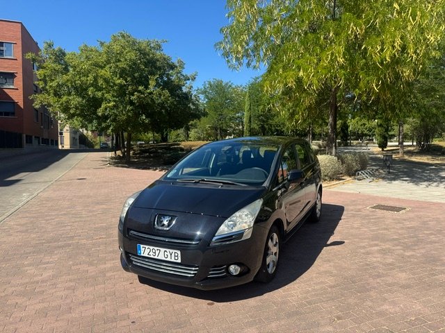 Peugeot 5008 1.6 HDI Premium 2011