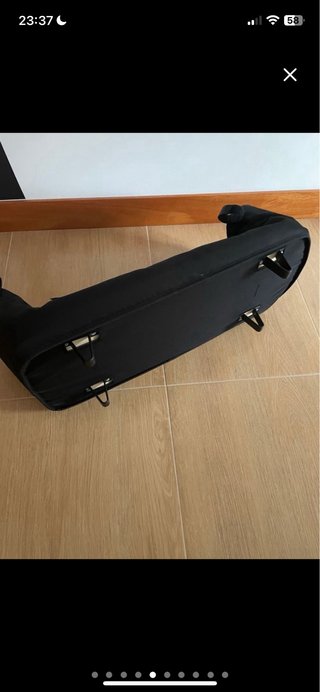 Carrito de bebé rojo