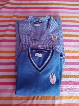 Jersey y bata colegio María Mediadora Burgos t 4