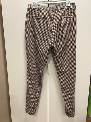 Pantalones de cuadros beige y marrón