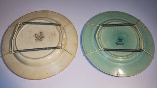 Coppia di piatti decorativi antichi Choisy-le-Roi (Francia, c. 1880-1900)