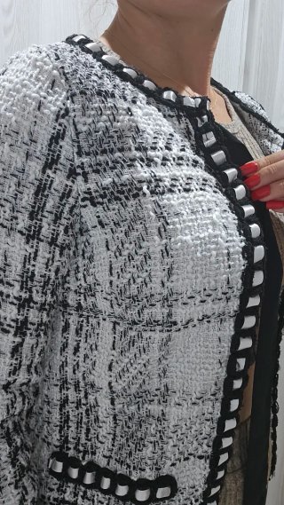 Chaqueta tweed SHEIN blanco y negro