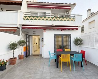 Casa esquinera en cunit
