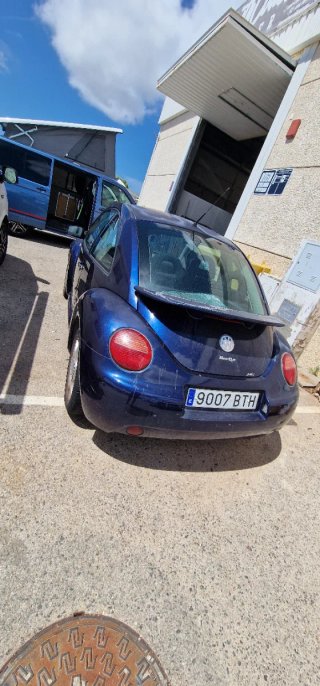 Volkswagen Beetle 2002 negociable.