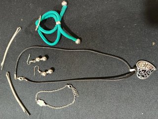 Conjunto bisutería collar, pendientes, pulsera