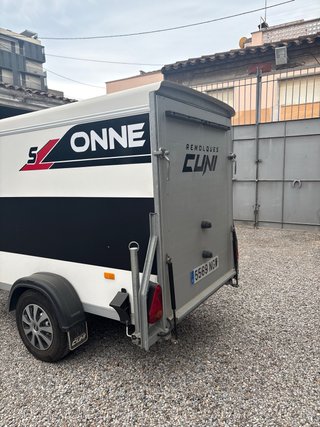 Remolque cerrado Cuni Onne S fibra