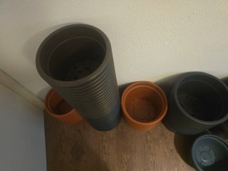 86 Macetas Plástico Negro y Marrón