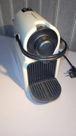 Cafetera Nespresso Krups Inissia Blanca