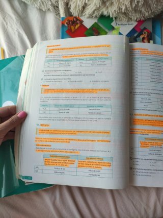 Física y Química 1o Bachillerato : Revuela