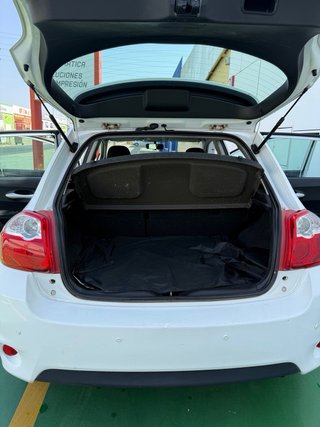 Toyota Auris 2011