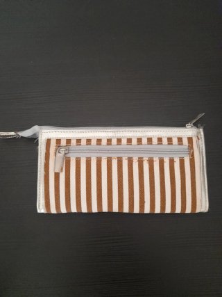 Monedero rayas marrón y blanco