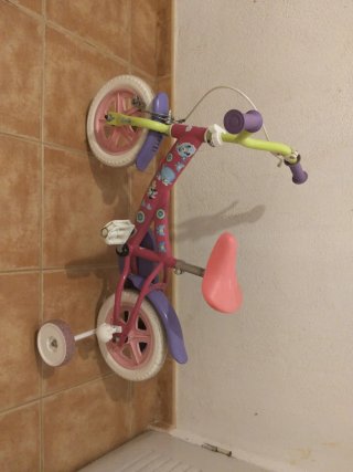 Bicicleta niña 2-4 años con ruedines, como nueva