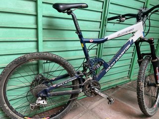 Bicicleta Rocky Mountain Full Suspension