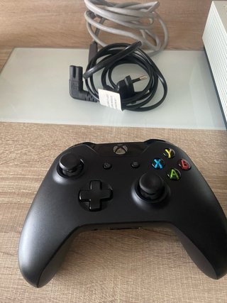 Xbox One S Blanca + Mando