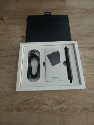 Wacom Intuos Creative Pen Tablet