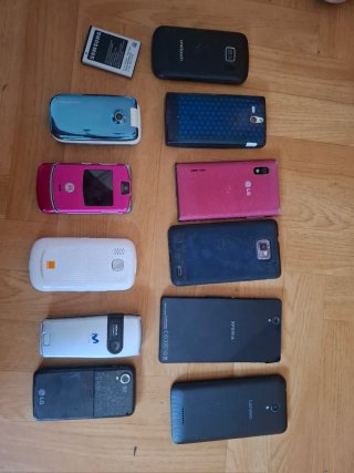 Lote de móviles antiguos
